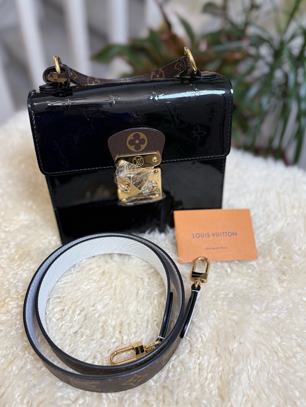 LOUIS VUITTON Vernis Epi Monogram Spring Street Black *Like New Condition